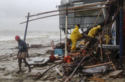 ތޫފާން "ރޯނުން" ސަލާމަތްވުމަށް ބަންގްލަދޭޝްގެ ބައި މިލިއަން މީހުން ރައްކާތެރިކަމުގެ ހިސާބުތަކަށް