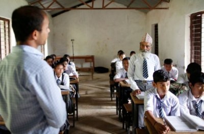 ނޭޕާލުގެ 68 އަހަރުގެ ދަރިވަރު ބުނަނީ ކިޔެވުމަށް ވަކި އުމުރެއް ނެތް ކަމަށް