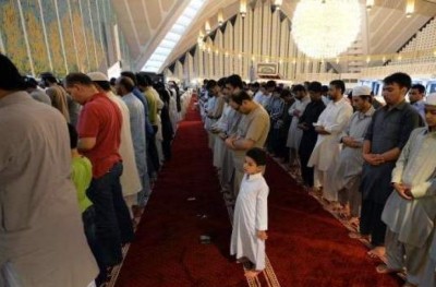 ޗަައިނާގެ މުސްލިމުން މި އަހަރު ވެސް ރޯދަ ހިފުން މަނާކޮށްފި