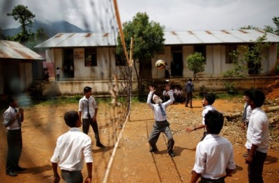 ނޭޕާލުގެ 68 އަހަރުގެ ދަރިވަރު ބުނަނީ ކިޔެވުމަށް ވަކި އުމުރެއް ނެތް ކަމަށް