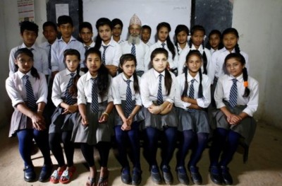 ނޭޕާލުގެ 68 އަހަރުގެ ދަރިވަރު ބުނަނީ ކިޔެވުމަށް ވަކި އުމުރެއް ނެތް ކަމަށް