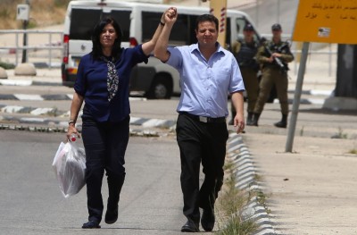 14 މަހަށް ފަހު ފަލަސްތީނު ޕާލަމެންޓުގެ މެންބަރު މިނިވަން ކޮށްފި