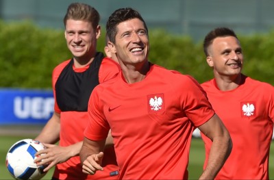 ލެވަންޑޯސްކީ ދެކެ ނޮދަން އަޔަލެންޑުން ބިރެއް ނުގަނޭ