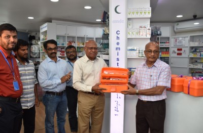 ޔަންގް ފިޝާޒް ކްލަބަށް އޭއެމްޑީސީން ފަސްޓް އެއިޑް ކިޓް ހަދިޔާކޮށްފި