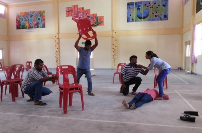 ކޮލަމް ށަވިޔަނި: އުމަރުގެ އާދަޔާޚިލާފު ސިޓީ އާއި ތިނަދޫ ފިލްމު