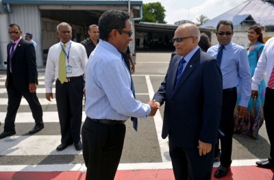 ކޮލަމް އަސްދަނޑި: ޔާމީނާއި މައުމޫނުގެ ކޯޅުން ފޯރިގަދަ ހިސާބެއްގައި!