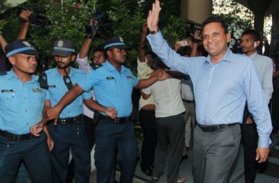 ނާޒިމަށް ދޮރުތައް ބަންދު އެކަމަކު ޝައްކުތަކުން ފުރިފައި