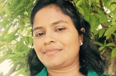 މައުމޫނާ އެއްކޮޅަށް ޓްވީޓް ކޮށްގެން ނާދިރާ ވަޒީފާއިން ވަކިކޮށްފި