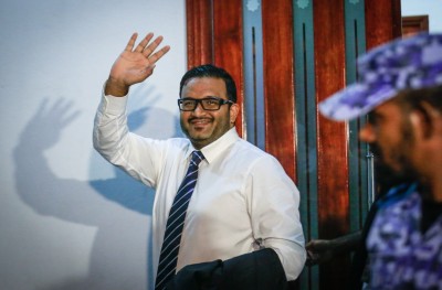 އަދީބާ ފިސްތޯލައާ ކޮން ގުޅުމެއް؟