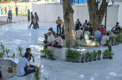އީދުގެ ބޮޑު ޖަމާއަތް ސްޓޭޑިއަމަކު ނޫން، އިސްލާމީ މަރުކަޒުގައި