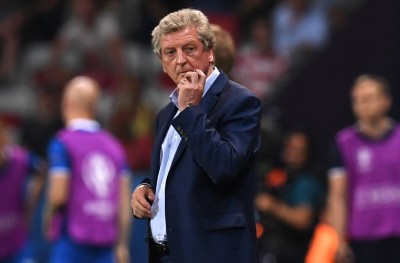 އިންގްލެންޑް ކެޓުމާ އެކު ހޮޖްސަން އިސްތިއުފާ ދީފި