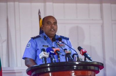 ނާޒިމަށް ދޮރުތައް ބަންދު އެކަމަކު ޝައްކުތަކުން ފުރިފައި