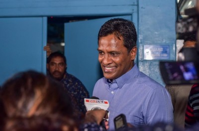 2018 އަށް އުމަރު ކެމްޕޭން ފަށައި ފުރަތަމަ ފޮޓޯ އާންމުކޮށްފި