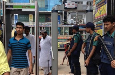 ޓެރަރިޒަމާ ދެކޮޅަށް ބަންގްލަދޭޝްގެ 300،000 މިސްކިތުގައި ޚުތުބާ ދީފި