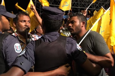 އިދިކޮޅު ޕާޓީއެއް ނެތް، އިދިކޮޅު ހަރަކާތަށް ޖާގައެއް ވެސް ނެތް