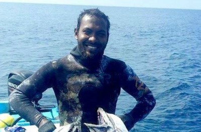 އުކުޅަސް ކައިިރި އަށް ފީނަން ގޮސް އުޅުނު ޒުވާނަކު މަރުވެއްޖެ