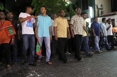 އިދިކޮޅު ޕާޓީއެއް ނެތް، އިދިކޮޅު ހަރަކާތަށް ޖާގައެއް ވެސް ނެތް