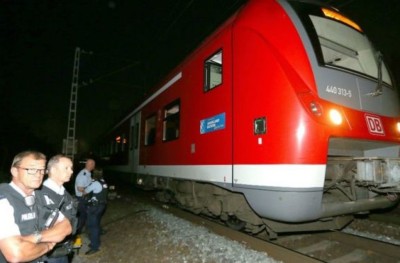 ޖަރުމަނުގެ ރޭލެއްގައި އަފްޣާން ރެފިއުޖީ ކުއްޖަކު ކޯރާޑިއަކުން ހަމަލާދީފި