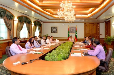 ވަޒީރުންނާއި މެމްބަރުންނާއި ފަނޑިޔާރުންނާއި ދައުލަތުގެ އިސް ބޭފުޅުންގެ އިންޝުއަރެންސް ބޮޑުކުރަނީ