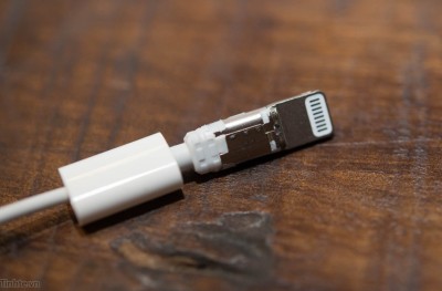 އައިފޯން 7 އަށް ލައިޓްނިން-3.5އެމްއެމް އެޑަޕްޓާ ކޭބަލެއް