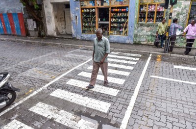 މަގުމަތީގައި ލީ ތާރަށް ހާއްސަ ކުލަ، ފުހެވޭތީ ކޮންމެ ދުވަހަކު އާ ކުރަނީ!
