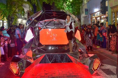 ޑިޒްނީ އާއި ސްޓާވޯޒްގެ ކެރެކްޓާތަކާ އެކު މަގުތައް ފުރާލައިފި