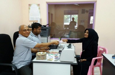 ބޭންކުތަކުން ކަރުދާސް ނޫޓުތަކަށް ޑިސެމްބަރު މަހުގެ ނިޔަލަށް ބަދަލު ދެނީ