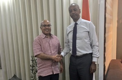 މަޝްވަރާތަކުގައި އދ.ގެ މަންދޫބު އެކި ފަރާތްތަކާ ބައްދަލުކުރައްވަން ފައްޓަވައިފި