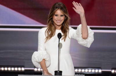 ޓްރަމްޕުގެ އަނބިކަނބަލުން ދެއްވީ މިޝޭލް އޮބާމާގެ ކޮޕީ ތަގުރީރެއް