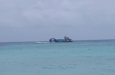 ރަކީދު ފަރަށް އެރި ދޯންޏާ ހެދި ފަރު ހަލާކުވާތީ ކައުންސިލް ކަންބޮޑުވެފައި!
