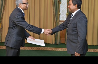 ފޮރިން މިނިސްޓަރު އާސިމަށް ރުހުން ދިނުމުގެ މައްސަލަ ކޮމެޓީއަށް ފޮނުވައިފި