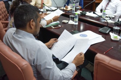 އަބުރުގެ ބިލު: ދުނިޔެ ބަދަލަކާ ދިމާލަށް، ރާއްޖެ ފަހަތަށް