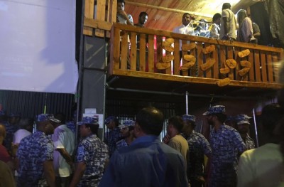 އިދިކޮޅު ހަރަކާތް ހުއްޓުވަން ދާ ފުލުހުން ނަން ޓެގު ނުޖެހުން ބޮޑު މައްސަލައަކަށް!