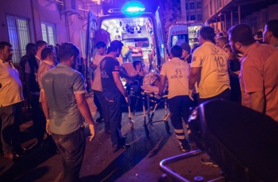 ތުރުކީގެ ކައިވެނި ޕާޓީއަކަށް ބޮމުގެ ހަމަލާއެއްދީ 30 މީހުން މަރާލައިފި