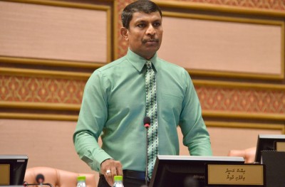 މަޖިލިހުގެ ދެ ވަނަ ދައުރު: މަސައްކަތް މަދު، ކަންބޮޑުވުން ގިނަ