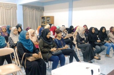 ތަފާތު އެކި ސްޓައިލްތަކަށް ބުރުގާ އަޅަން ދަސްކޮށްދޭ ވޯކްޝޮޕެއް ޔޫތު މިނިސްޓްރީން ފަށައިފި