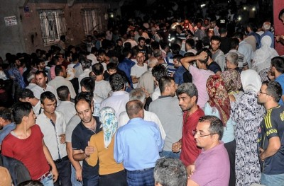 ތުރުކީގެ ކައިވެނި ޕާޓީއަކަށް ބޮމުގެ ހަމަލާއެއްދީ 30 މީހުން މަރާލައިފި