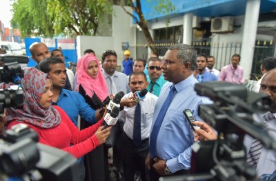 މަޖޫރީން ތިބެން އެމްޕީއެލް ސަރަހައްދުގައި ތަނެއް ހަދަނީ