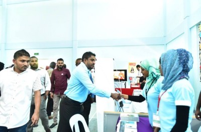 ވަޒީފާގެ ގިނަ ފުރުސަތުތަކަކާ އެކު ކިއްސަރު ފެއާ މަހިބަދޫގައި ފަށައިފި