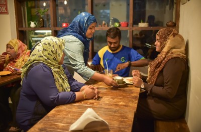 މިހާ އުފާވެރި މަންޒަރެއް ނުދެކެން!