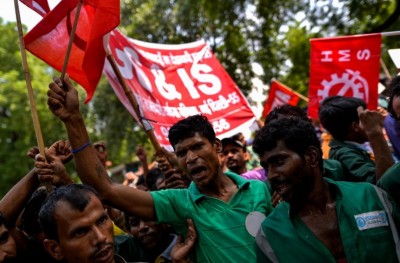 މުސާރަ މައްސަލައިގައި އިންޑިއާގެ 150 މިލިއަން މީހުން މުޒާހަރާ އަށް