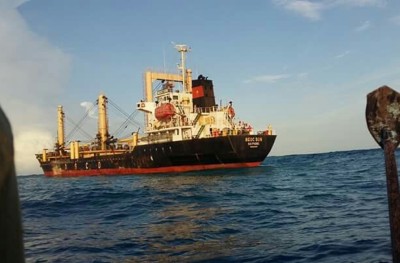 ފަރަށް އެރި ބޯޓުގައި ހުރި ހިލަތައް މޫދަށް އުކަން ފަށައިފި