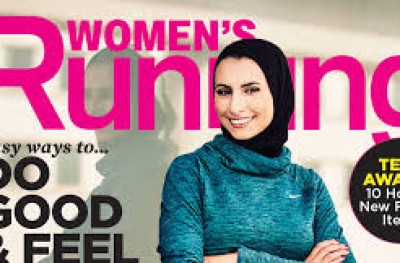 އެމެރިކާގެ ފިޓްނަސް މަޖައްލާއެއްގެ ކަވަރަށް ބުރުގާ އެޅި ދުވުންތެރިއެއް