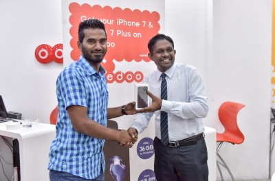 އައިފޯން 7 ރާއްޖޭގައި ނެރެފި، ފޯން ގަންނަން ކިއޫ ދަމާލައިފި