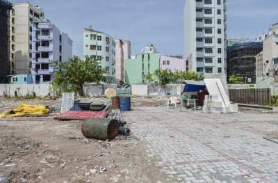 ނަސަންދުރަ ހަދާއިރު ކައިރި ގެތަކަށް ލޮޅުން އަރަނީ