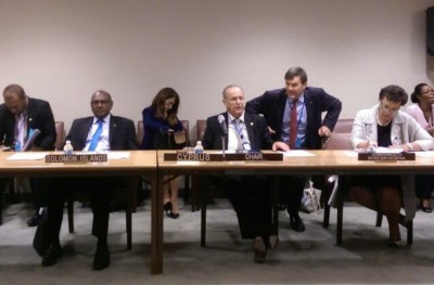 ސީމެގުގެ ކުއްލި ބައްދަލުވުމެއް ބާއްވައި ރާއްޖެ އަށް ހަރުކަށި ފިޔަވަޅު އެޅުމަށް ގޮވާލައިފި