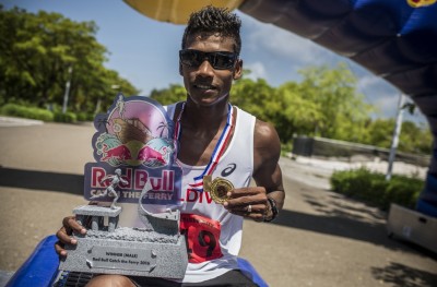 ރެޑްބުލް ކެޗް ދަ ފެރީ ރޭސް ފަޒީލް ކާމިޔާބުކޮށްފި