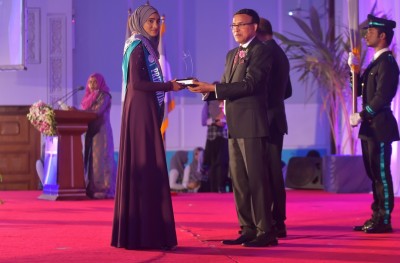 އަހުމަދިއްޔާ ސްކޫލުގެ ހުރިހާ ގޮތަކުން އެއްވަނަ ނަޝާ އަދި ރިފްޒާ އަށް