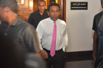ރައީސް ޔާމީނާ އެކު ބޭއްވި ކައުންސިލް ބައްދަލުވުން ސައްހަ ނޫން ކަމަށް އިލެކްޝަނަށް އަންގައިފި