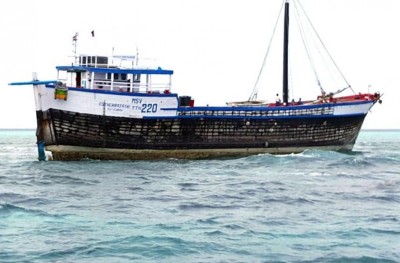އިންޑިއާގެ މުދާ އުފުލާ ބޯޓެއް ރާއްޖޭގެ ފަރަކަށް އަރައިފި
